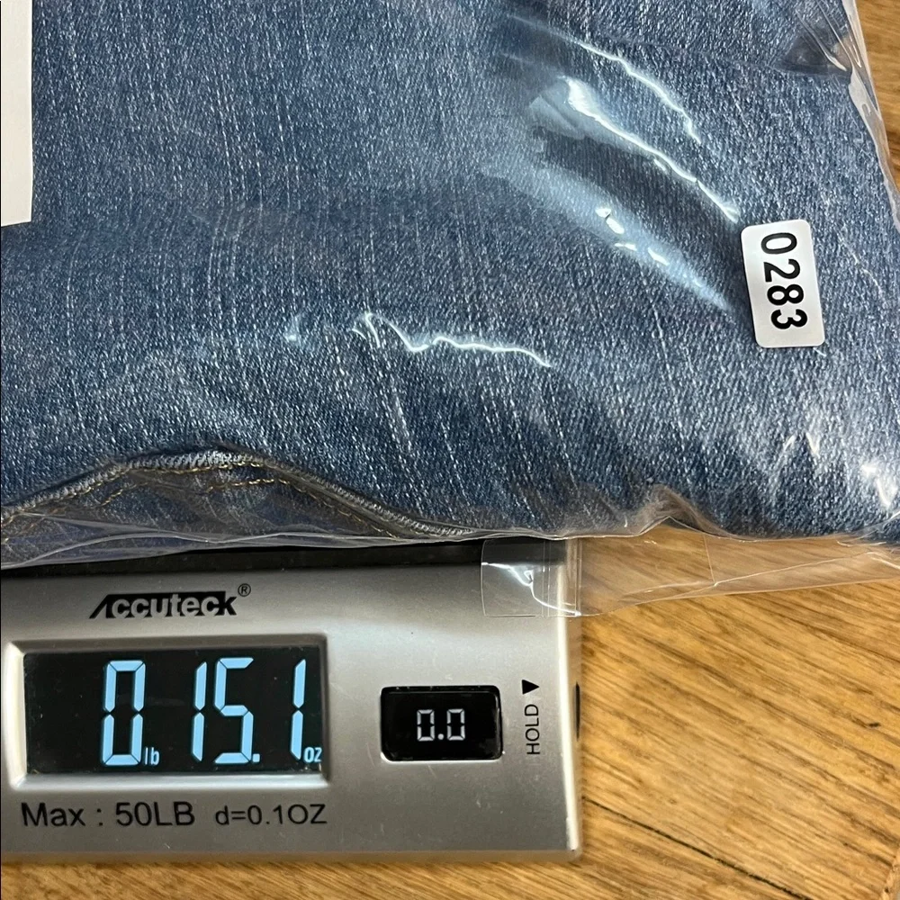 Men’s signature Levi's jeans modern straight‎ leg jeans 33x32 cotton blend fall